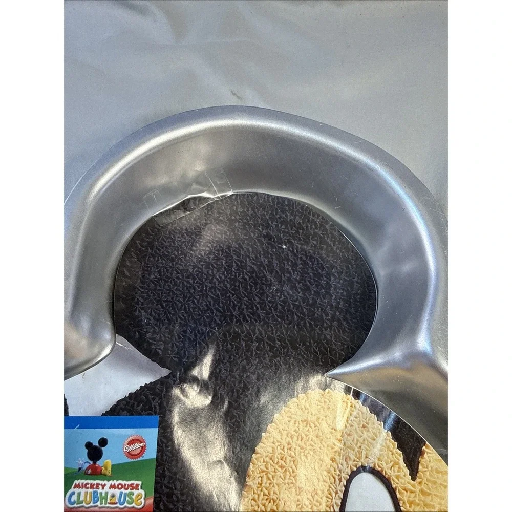 Wilton Mickey Mouse Head Cake Pan Disney Clubhouse 2105-7070 with Instructions
